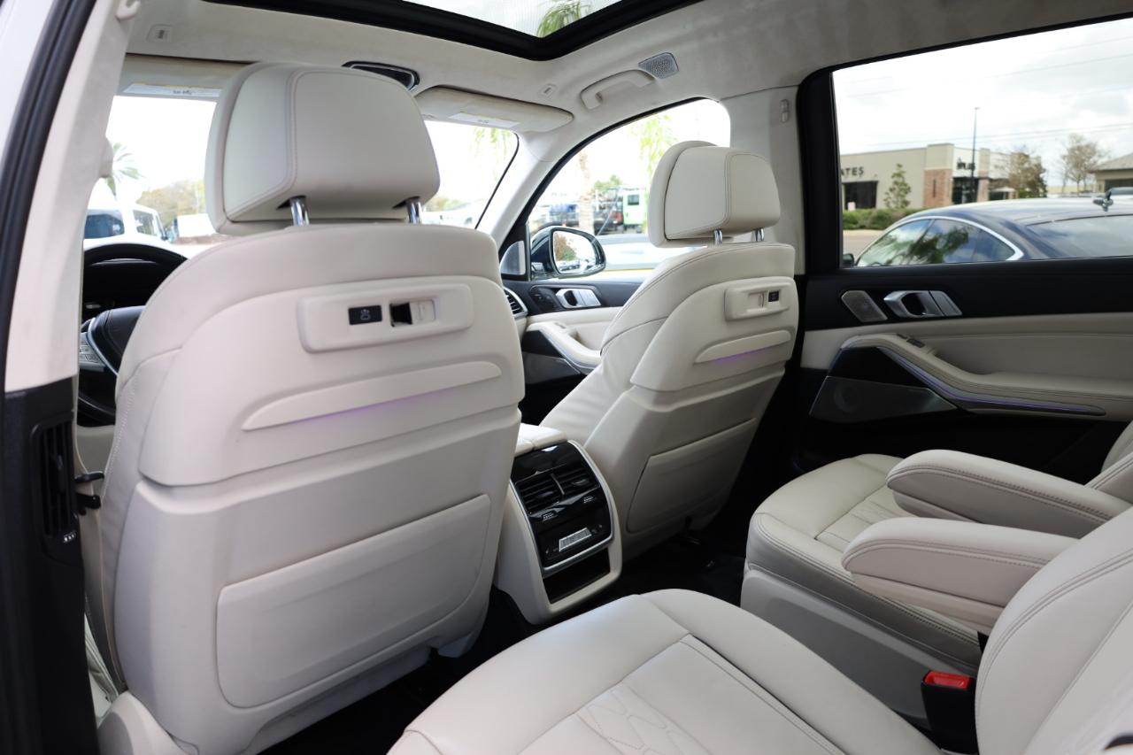 BMW X7 xDrive50i Sports Activity Vehicle 2020