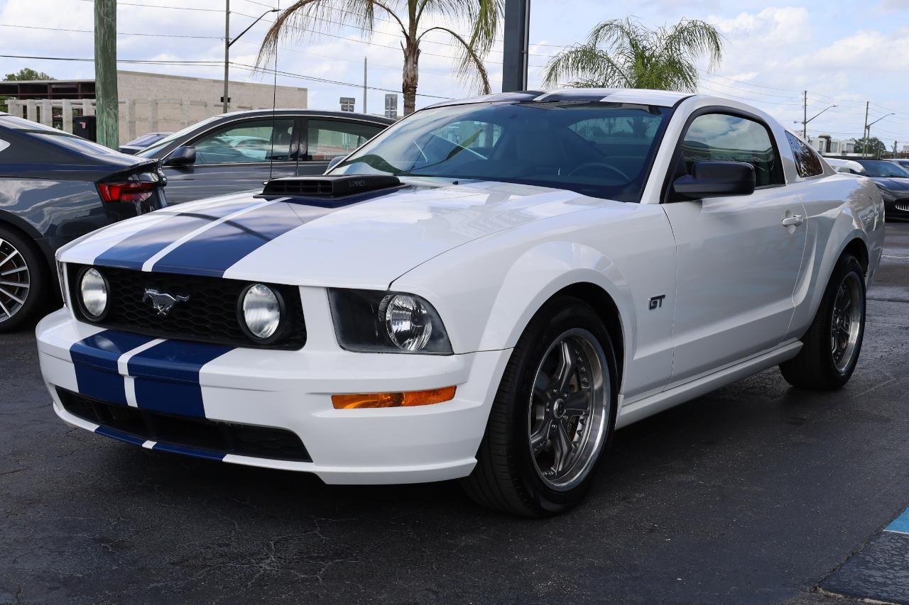 Ford Mustang 2dr Cpe GT Deluxe 2006