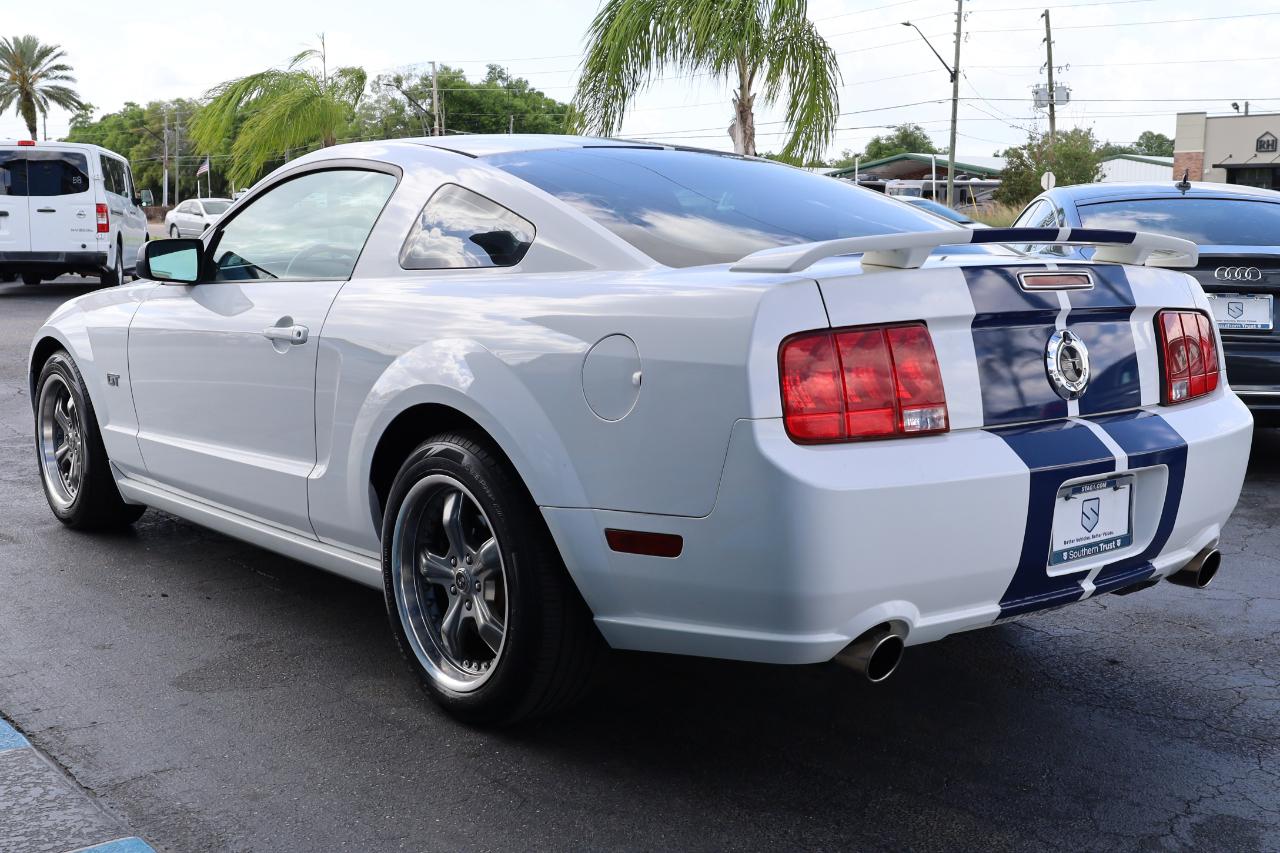 Ford Mustang 2dr Cpe GT Deluxe 2006