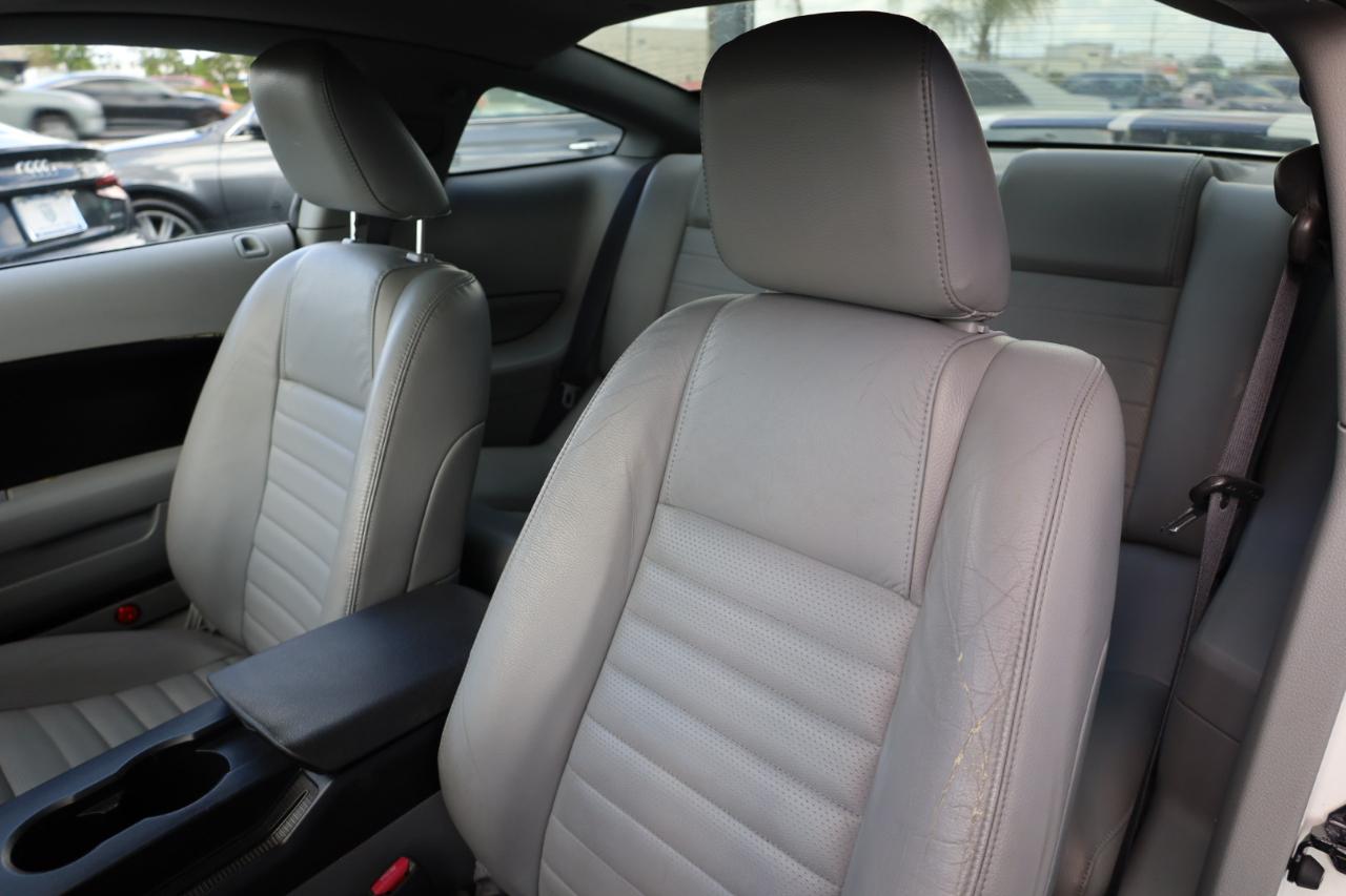 Ford Mustang 2dr Cpe GT Deluxe 2006