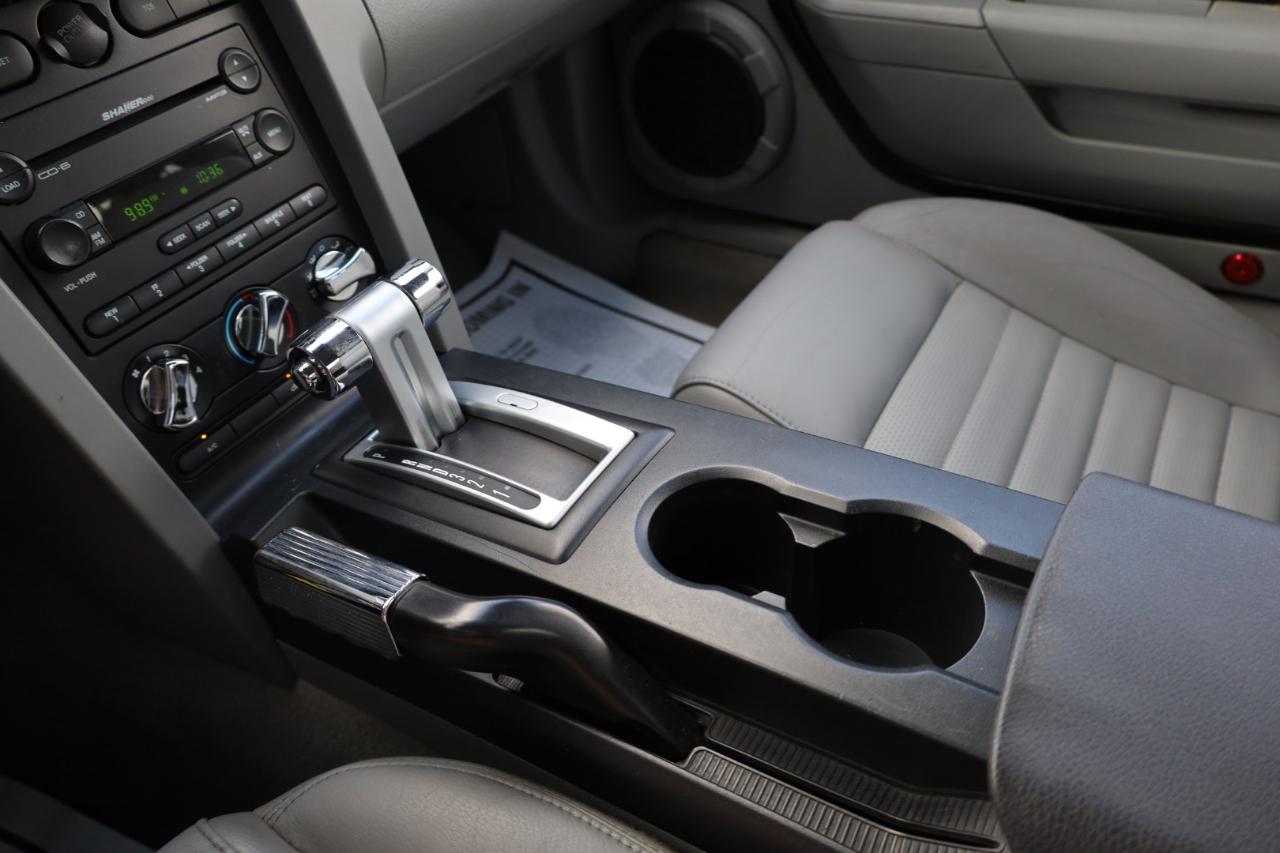 Ford Mustang 2dr Cpe GT Deluxe 2006