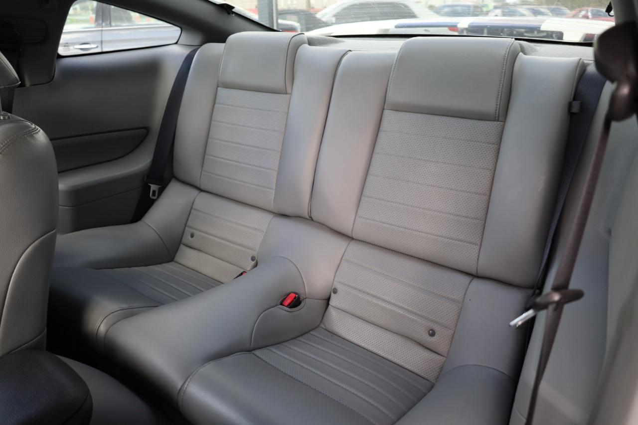 Ford Mustang 2dr Cpe GT Deluxe 2006