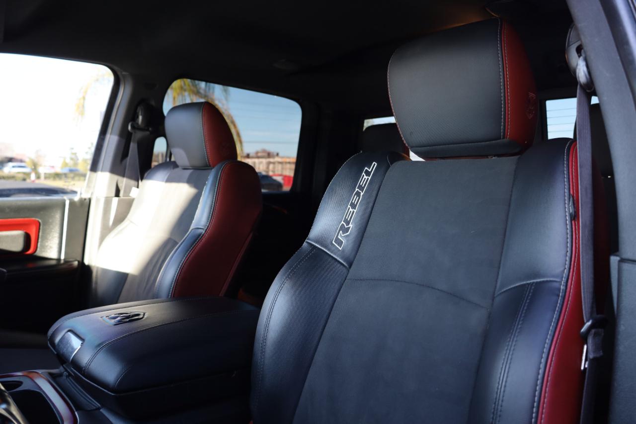 RAM 1500 4WD Crew Cab 140.5" Rebel 2016