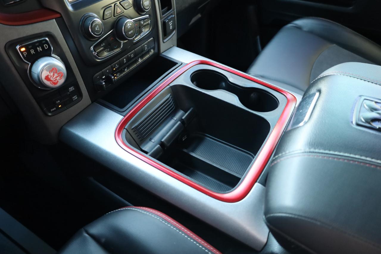 RAM 1500 4WD Crew Cab 140.5" Rebel 2016