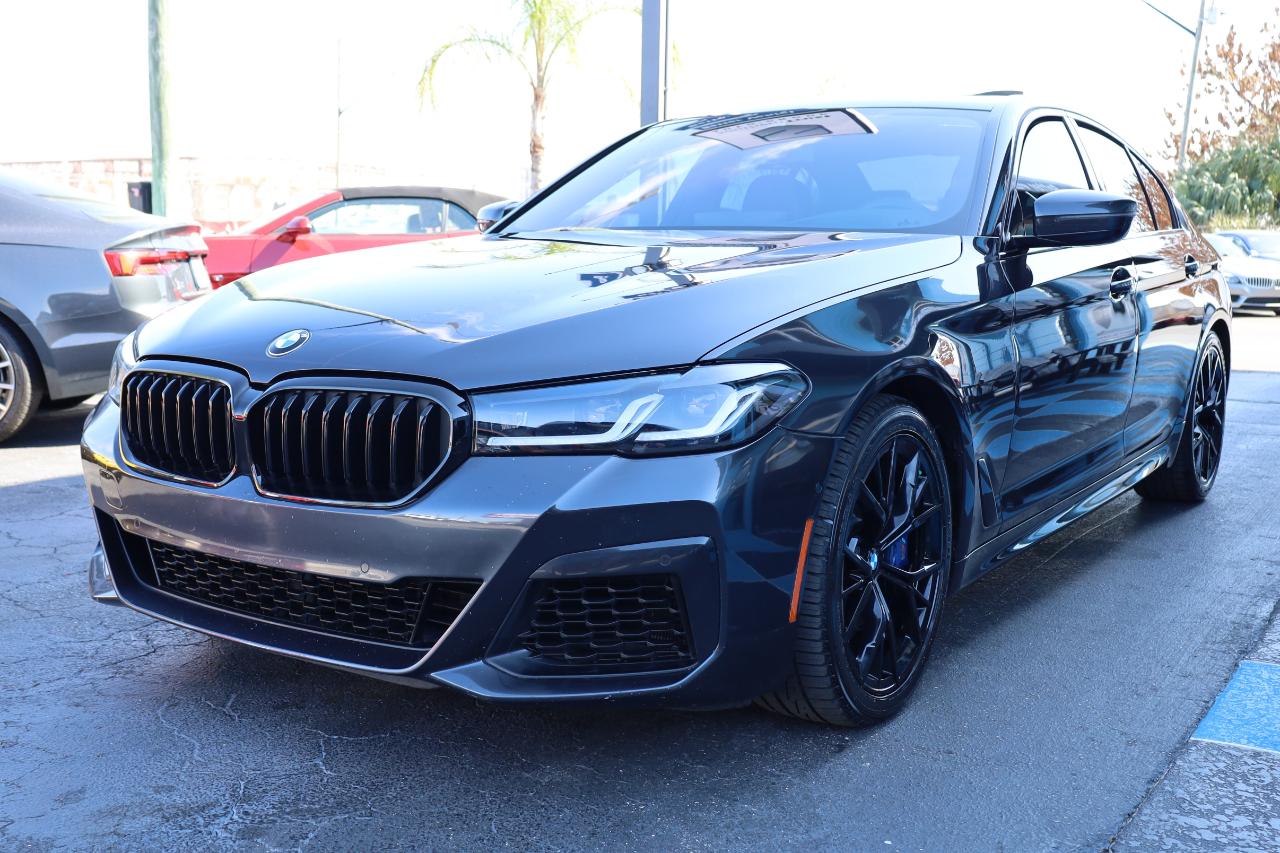 BMW 5 Series M550i xDrive Sedan 2021