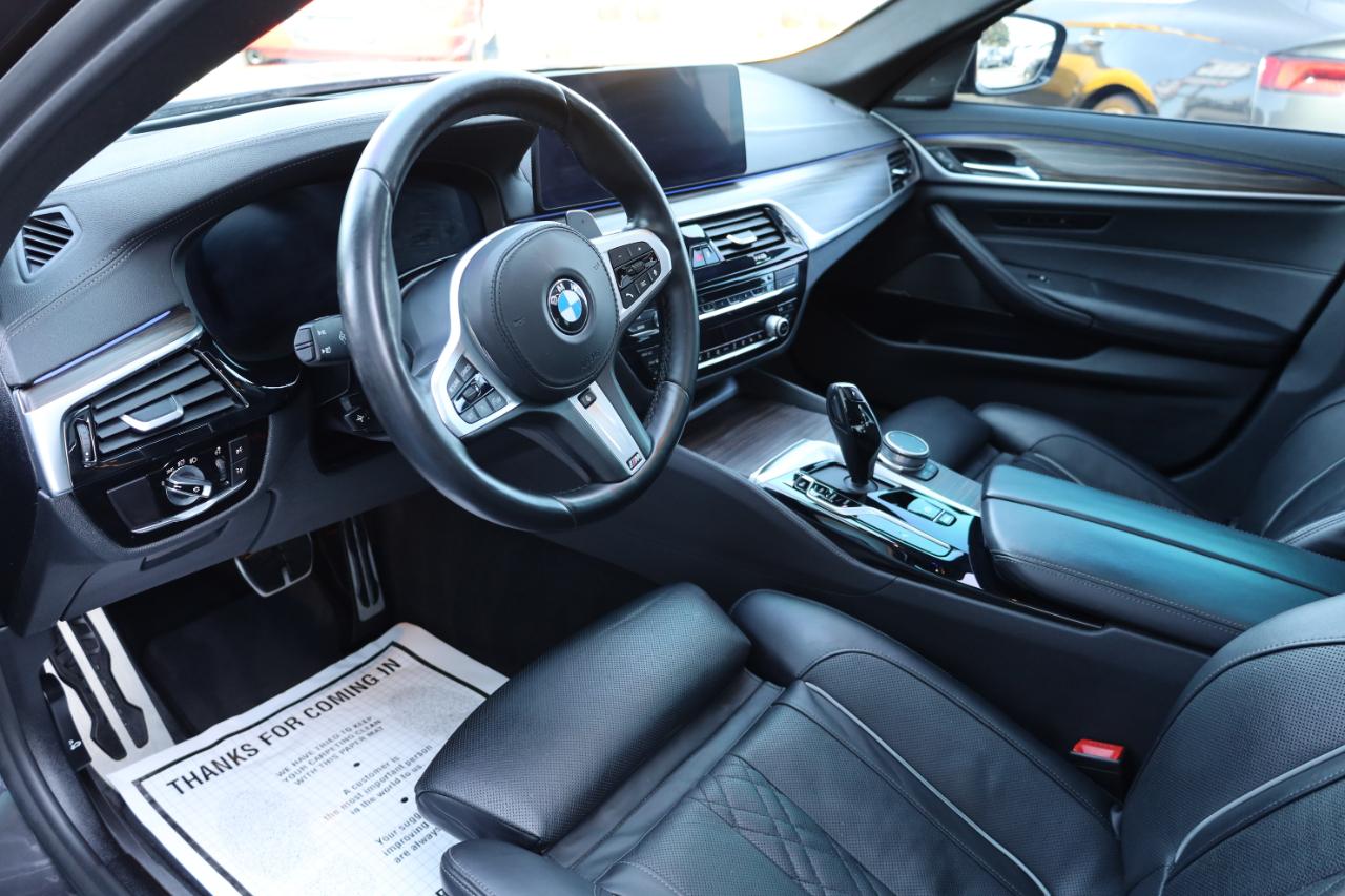BMW 5 Series M550i xDrive Sedan 2021