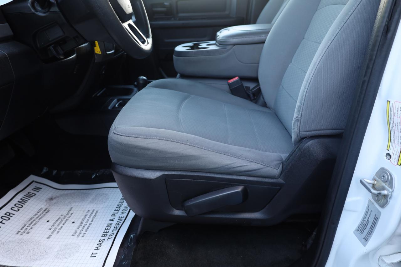 RAM 3500 Tradesman 4x4 Crew Cab 6'4" Box 2017