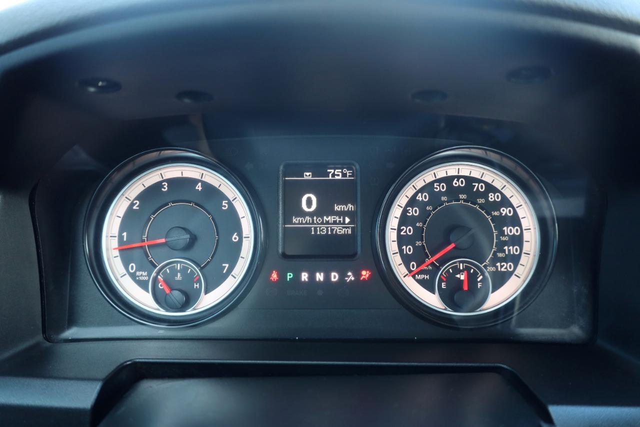 RAM 3500 Tradesman 4x4 Crew Cab 6'4" Box 2017