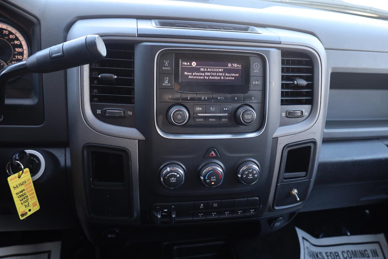 RAM 3500 Tradesman 4x4 Crew Cab 6'4" Box 2017