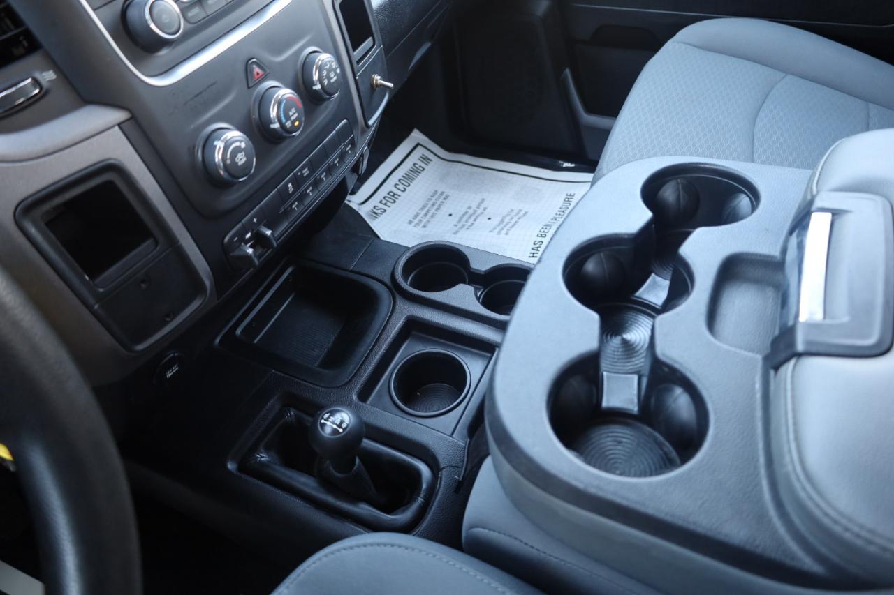 RAM 3500 Tradesman 4x4 Crew Cab 6'4" Box 2017