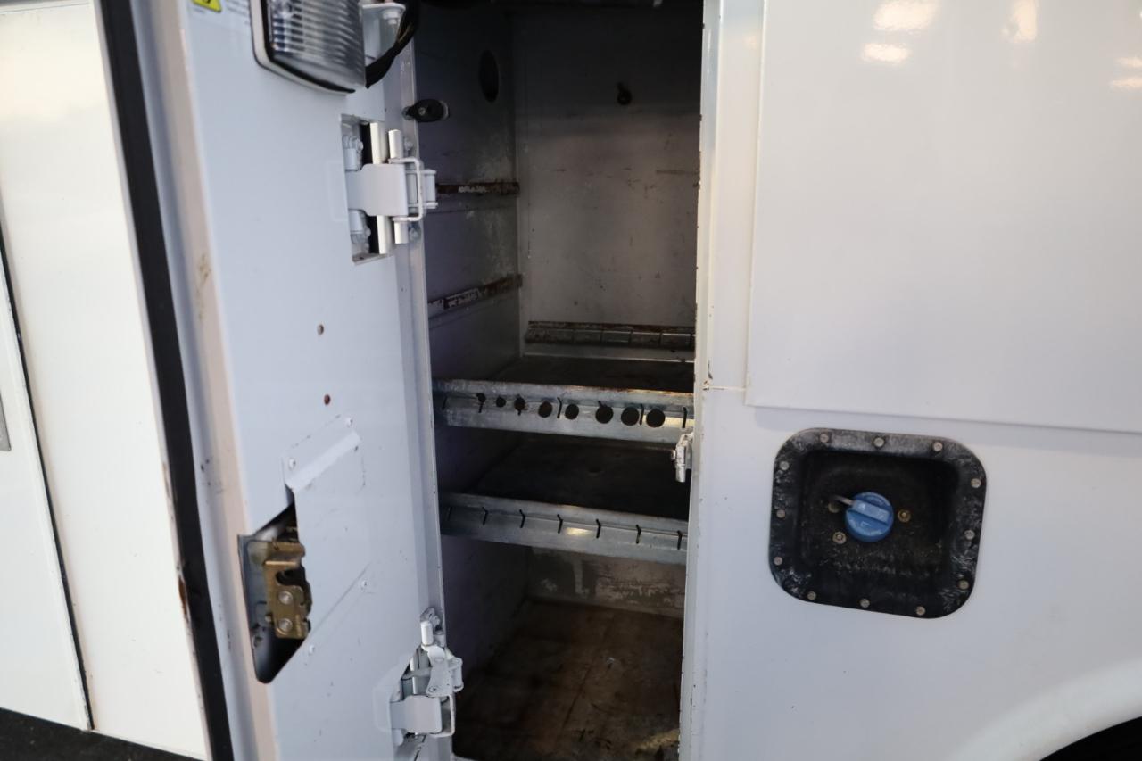 Ford Super Duty F-450 DRW 4WD Crew Cab 172" XL 2015