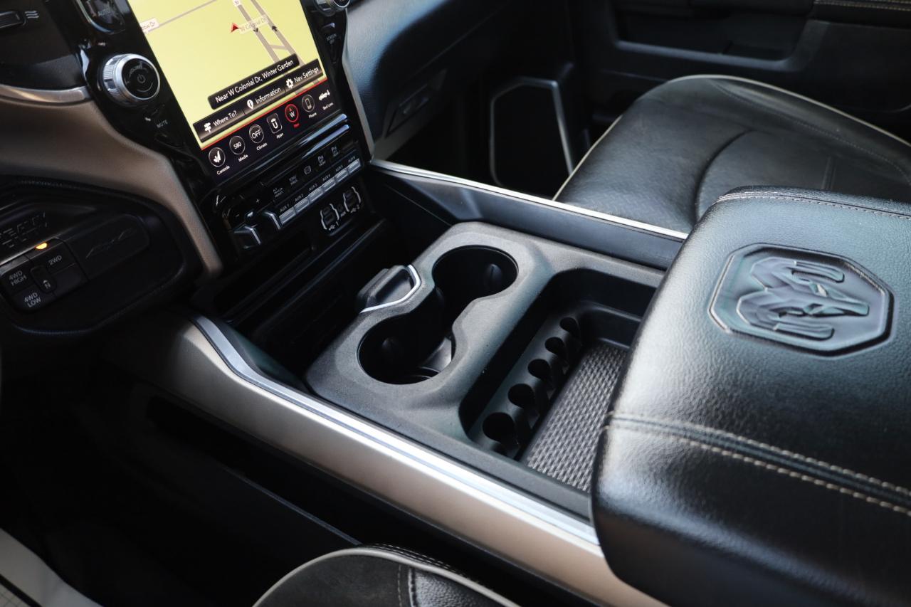 RAM 3500 Laramie 4x4 Crew Cab 8' Box 2021