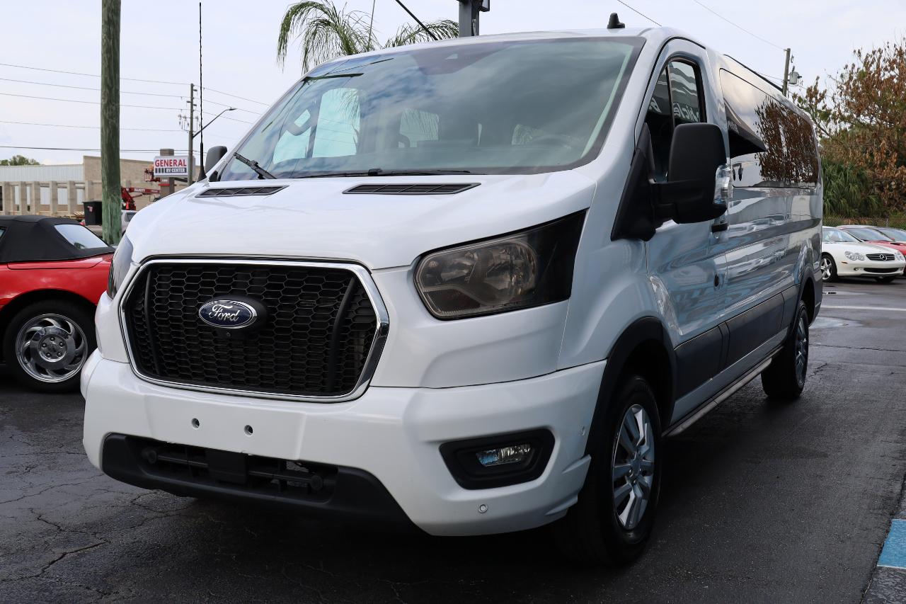 Ford Transit Passenger Wagon T-350 148" Low Roof XLT RWD 2022