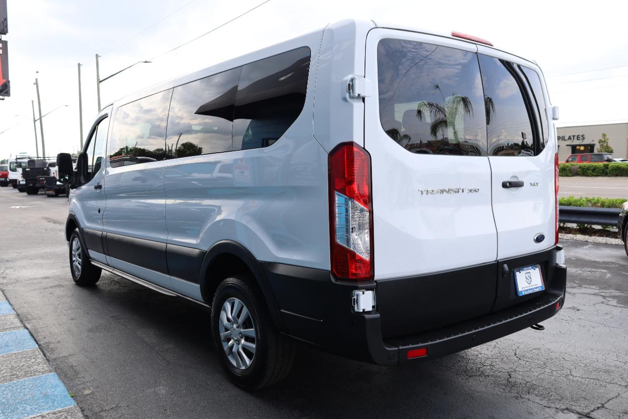 Ford Transit Passenger Wagon T-350 148" Low Roof XLT RWD 2022