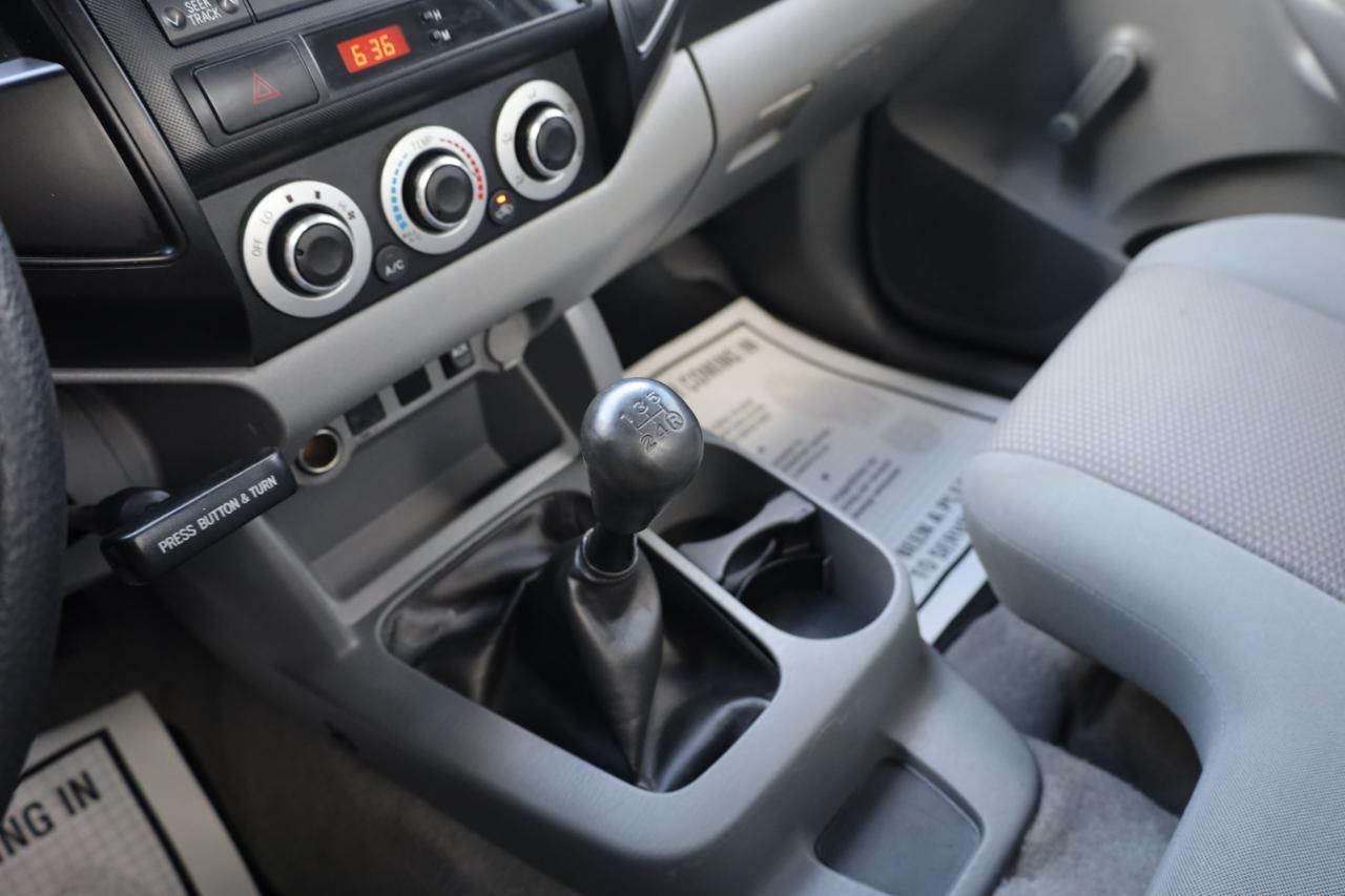 Toyota Tacoma 2WD Reg I4 MT (Natl) 2009