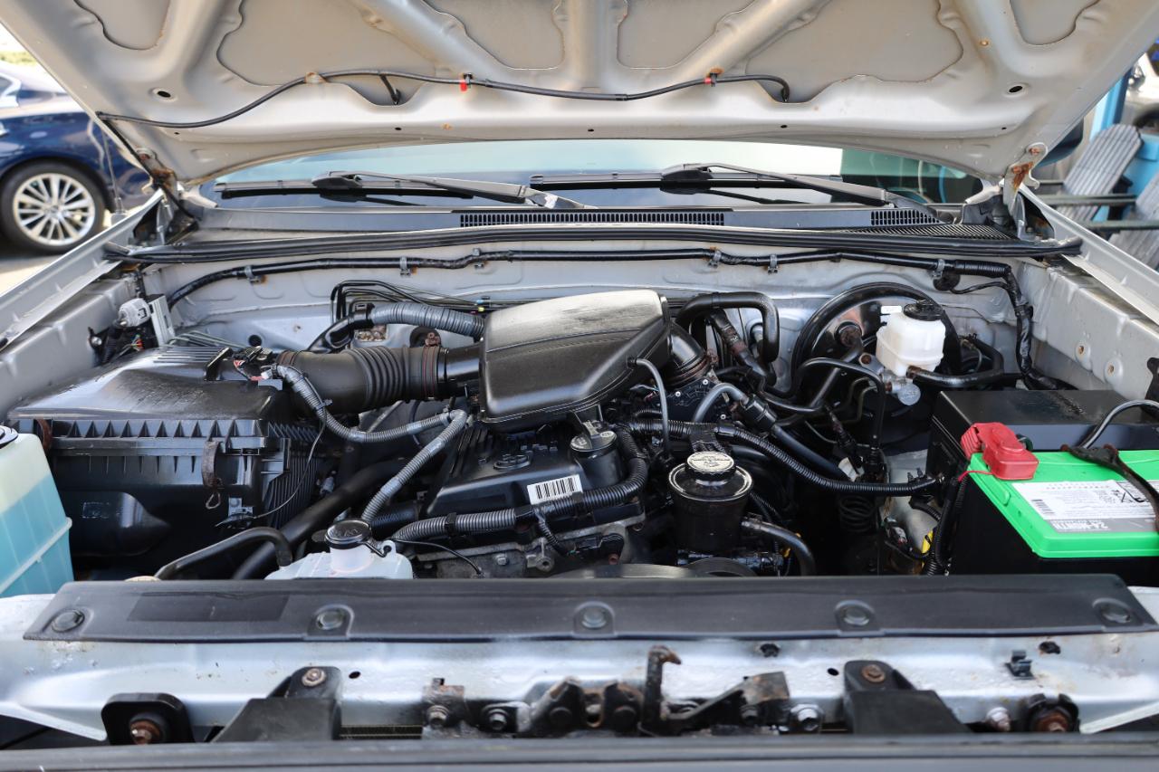 Toyota Tacoma 2WD Reg I4 MT (Natl) 2009