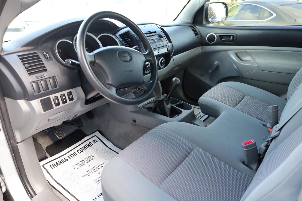 Toyota Tacoma 2WD Reg I4 MT (Natl) 2009
