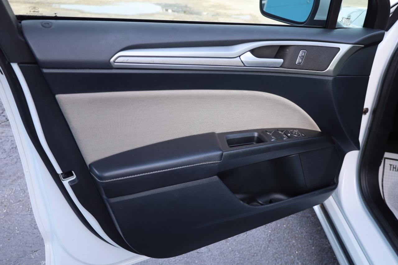 Ford Fusion S FWD 2019