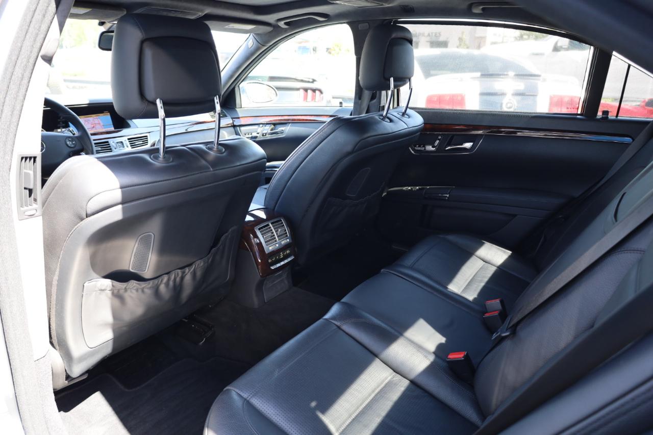 Mercedes-Benz S-Class 4dr Sdn 6.3L V8 AMG RWD 2009