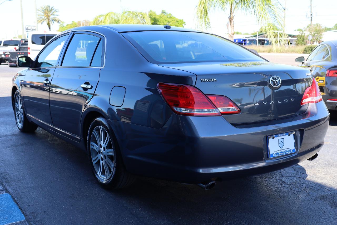 Toyota Avalon 4dr Sdn Limited (Natl) 2010