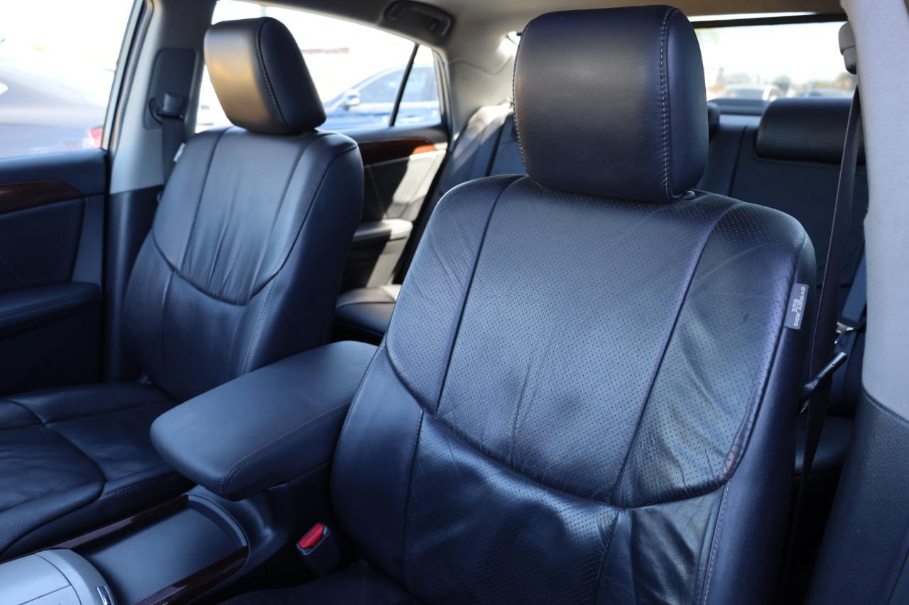 Toyota Avalon 4dr Sdn Limited (Natl) 2010
