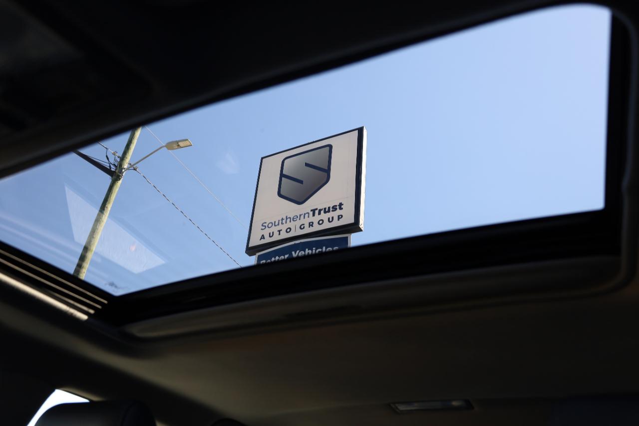 Toyota Avalon 4dr Sdn Limited (Natl) 2010