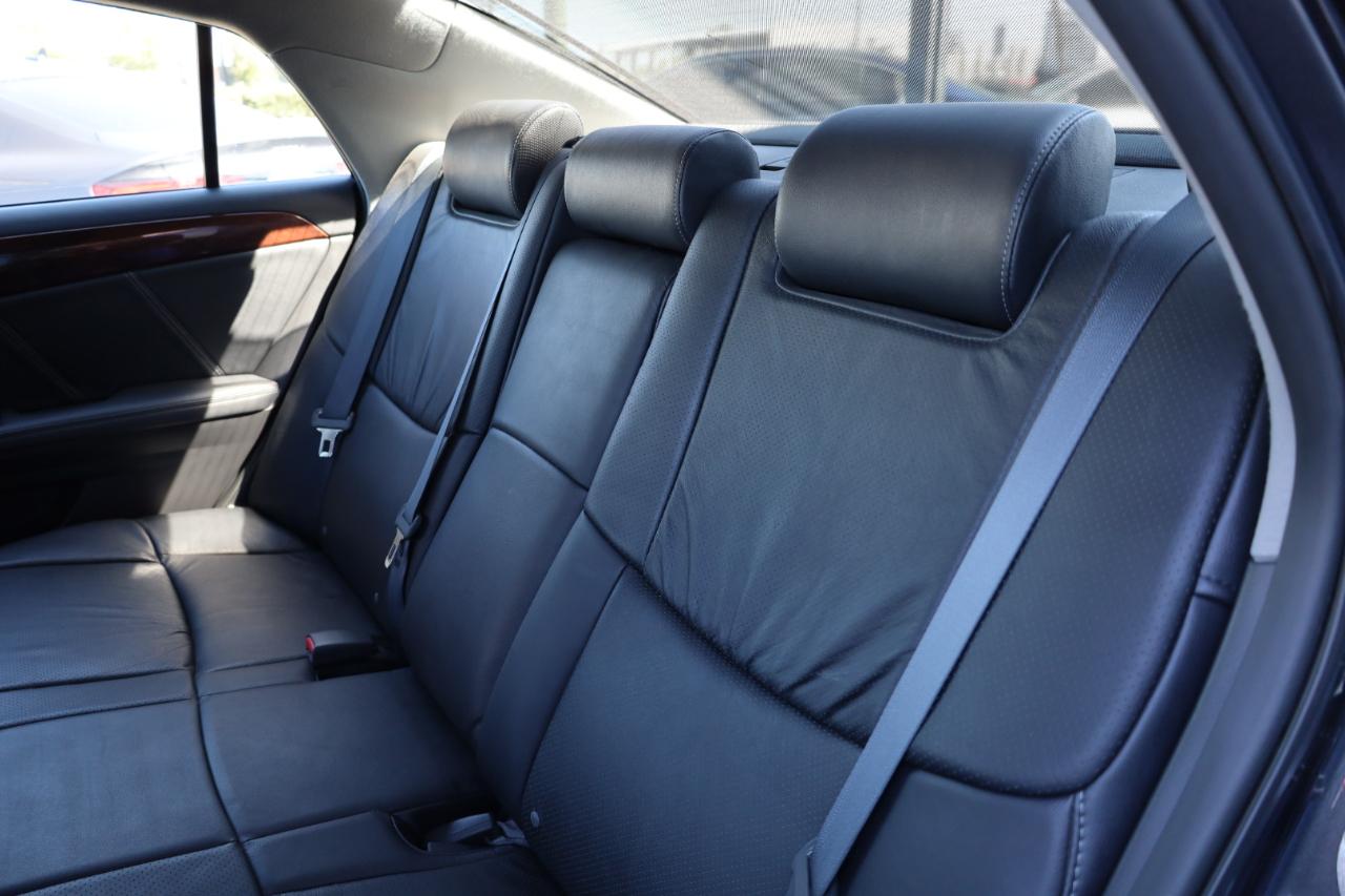 Toyota Avalon 4dr Sdn Limited (Natl) 2010