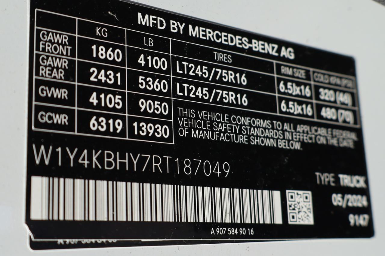 Mercedes-Benz Sprinter Van 2500 Standard Roof I4 Diesel 144" RWD 2024