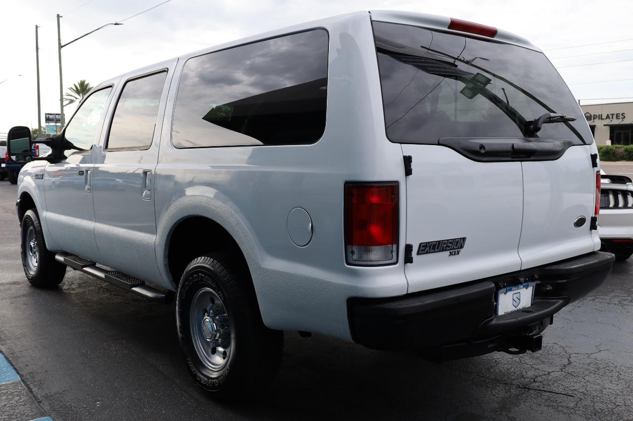 Ford Excursion 137" WB XLT 4WD 2000