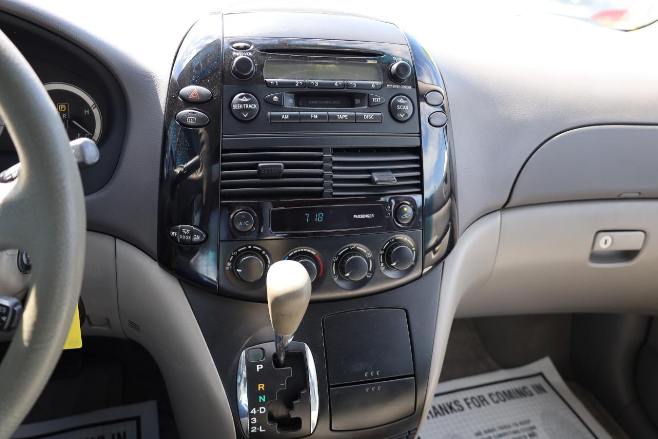 Toyota Sienna 5dr CE FWD 7-Passenger (Natl) 2004