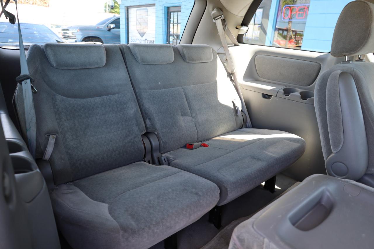 Toyota Sienna 5dr CE FWD 7-Passenger (Natl) 2004