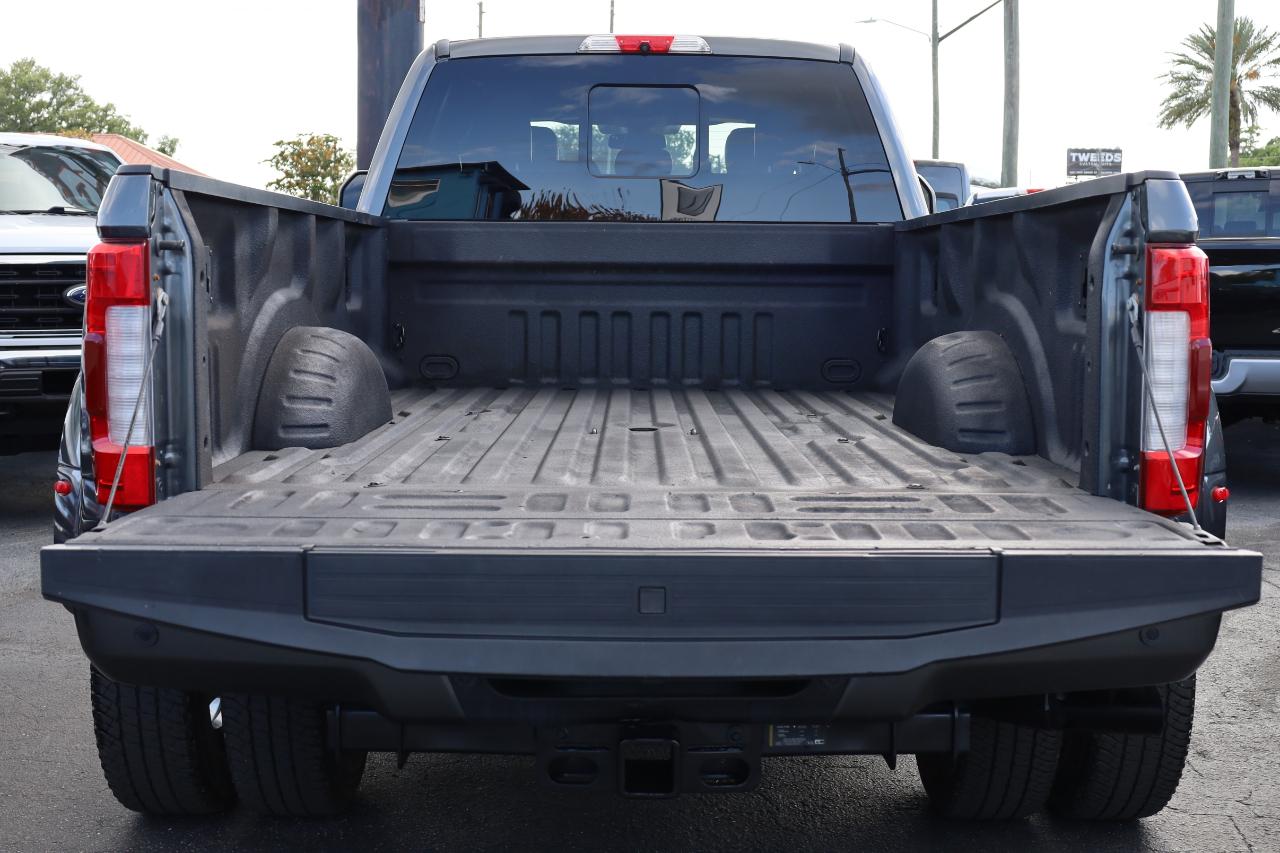 Ford Super Duty F-350 DRW Platinum 4WD Crew Cab 8' Box 2019