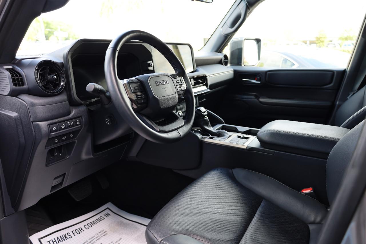 Toyota Land Cruiser 4WD (Natl) 2024