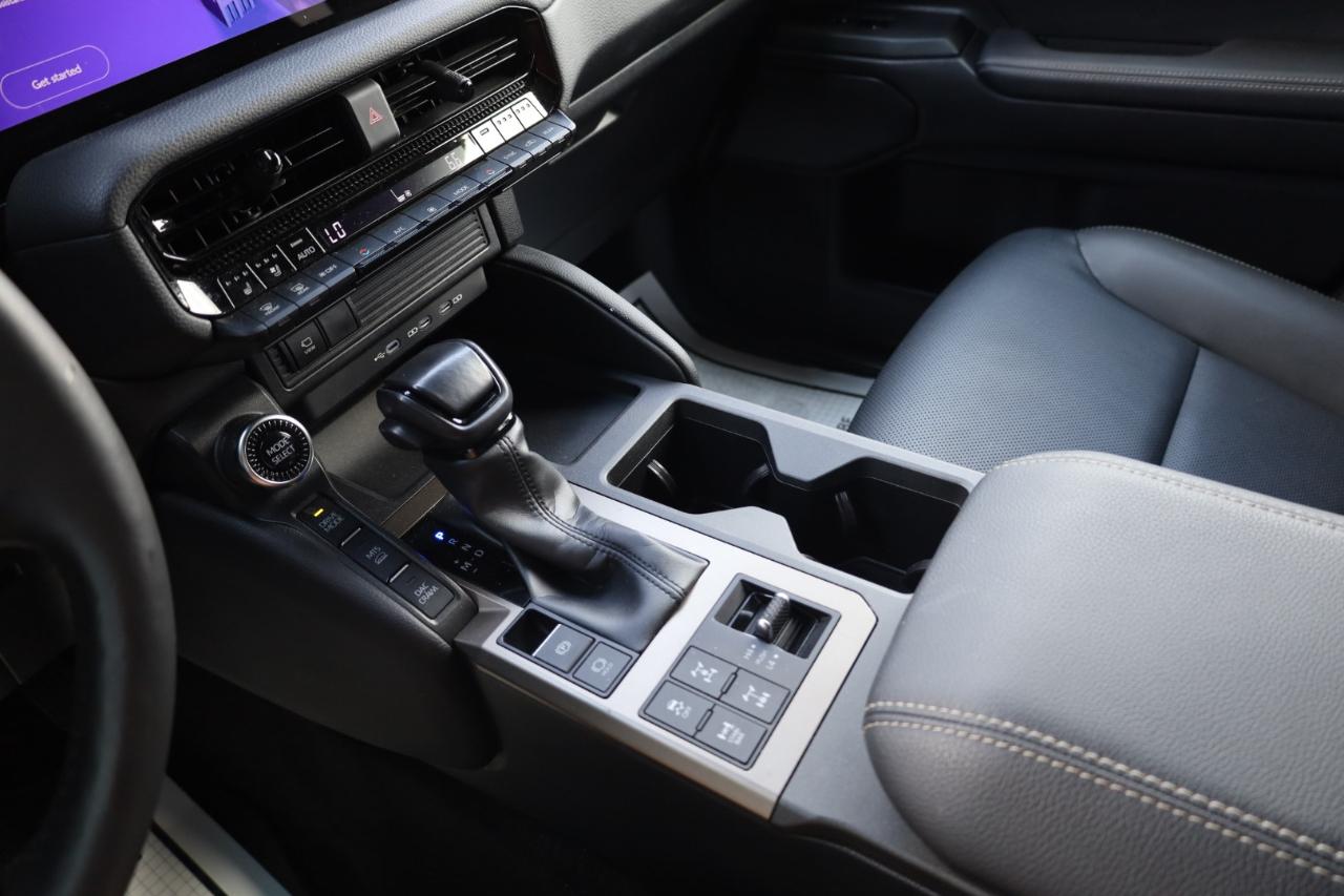 Toyota Land Cruiser 4WD (Natl) 2024