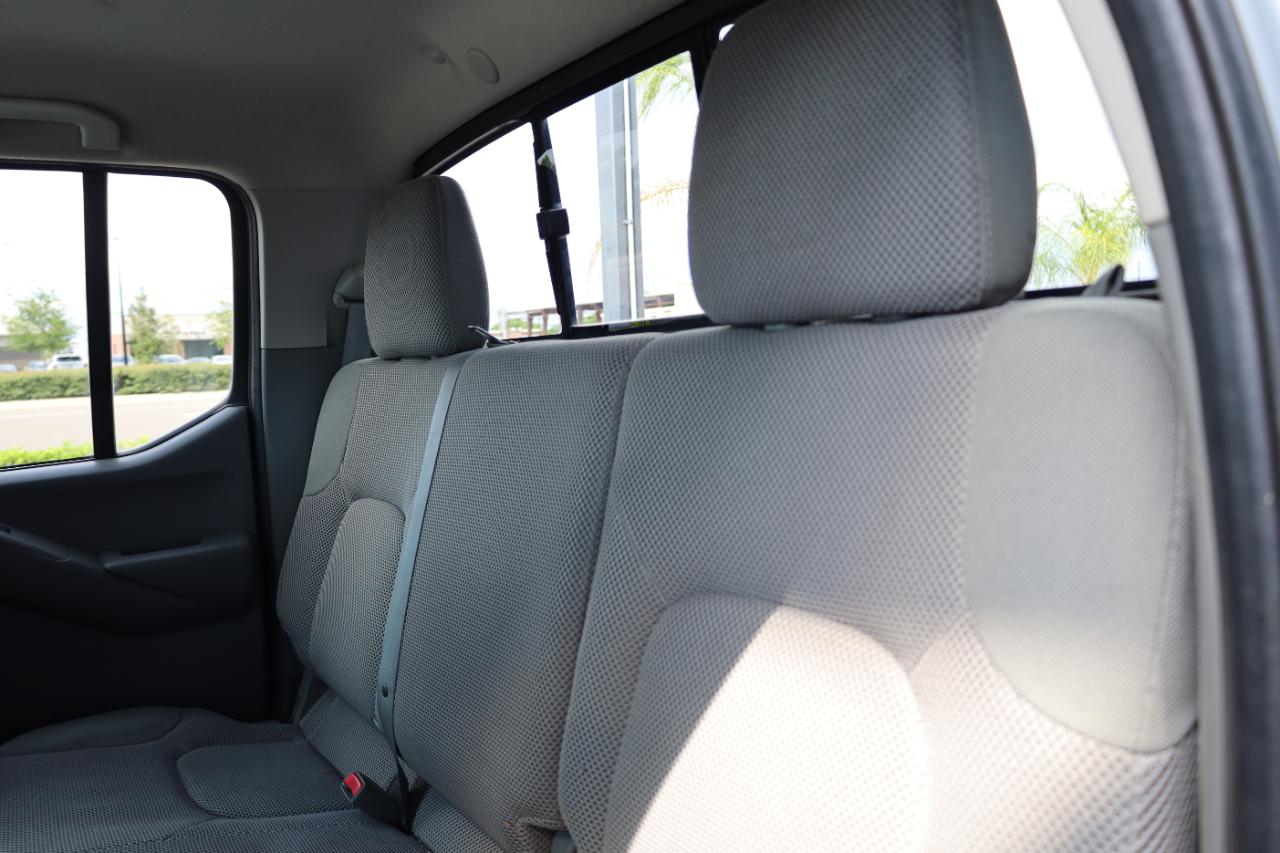 Nissan Frontier 2WD Crew Cab SWB Auto SV 2016