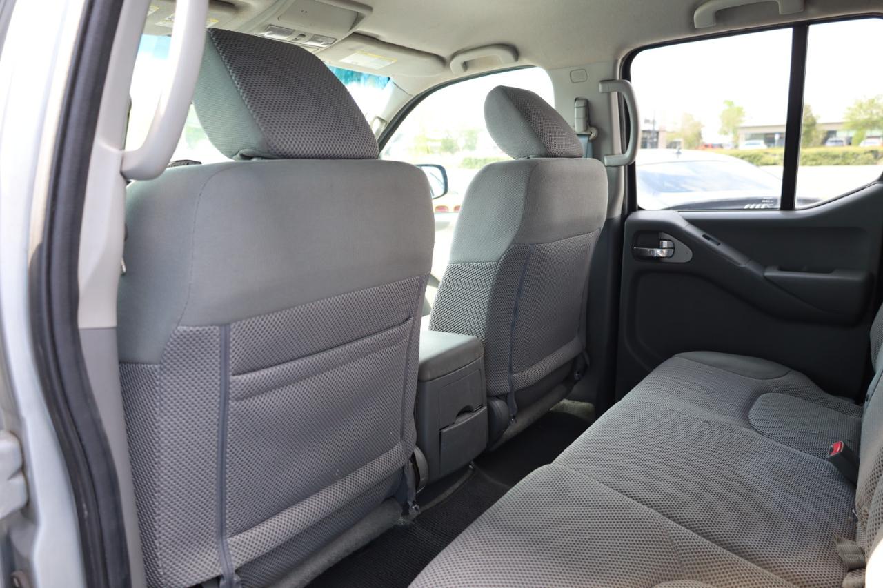 Nissan Frontier 2WD Crew Cab SWB Auto SV 2016