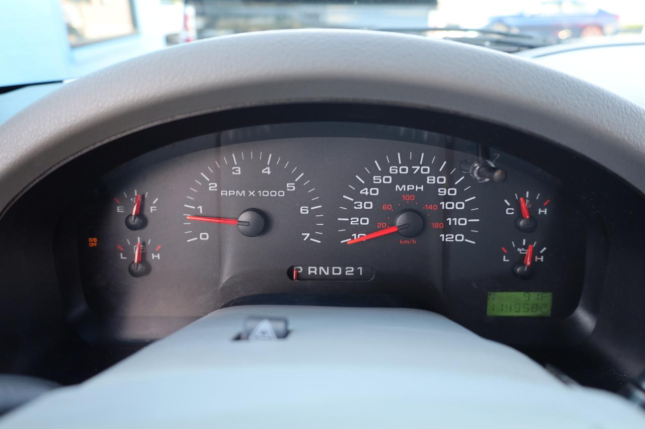 Ford F-150 Supercab 145" XLT 2005