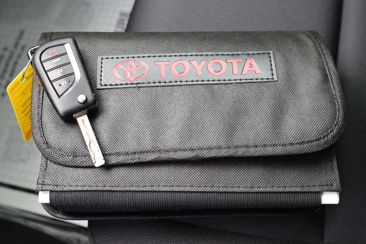 Toyota Corolla LE CVT (Natl) 2024