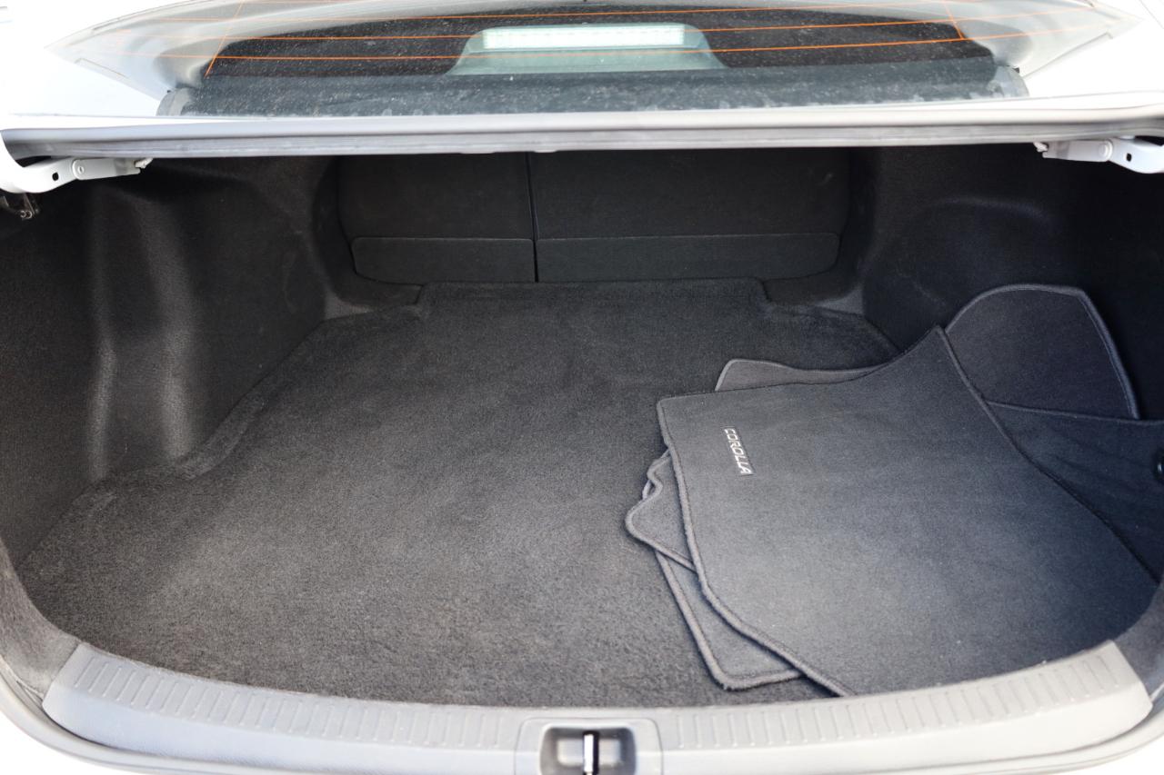 Toyota Corolla LE CVT (Natl) 2024