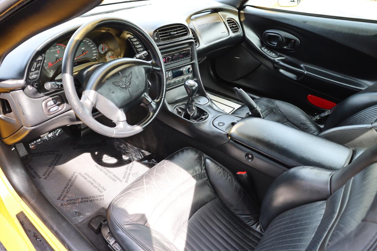 Chevrolet Corvette 2dr Cpe 2004