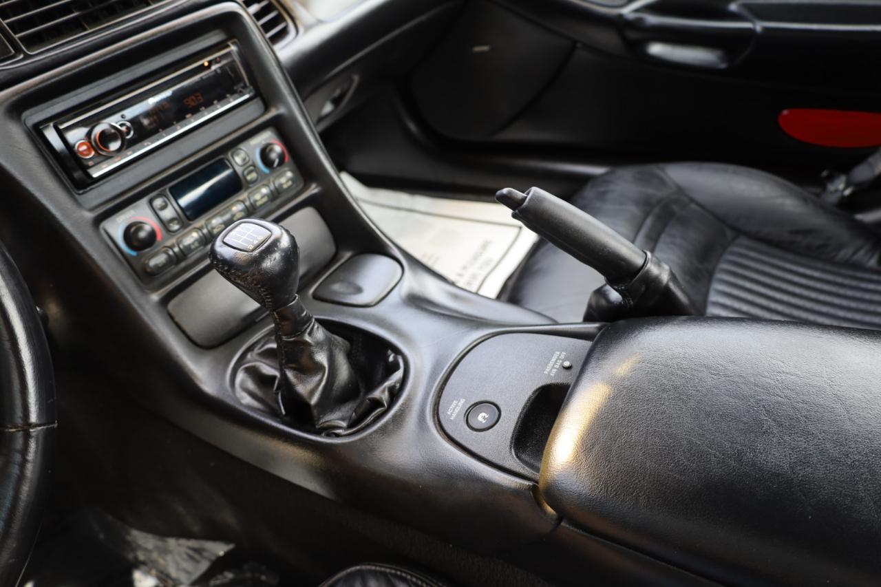 Chevrolet Corvette 2dr Cpe 2004