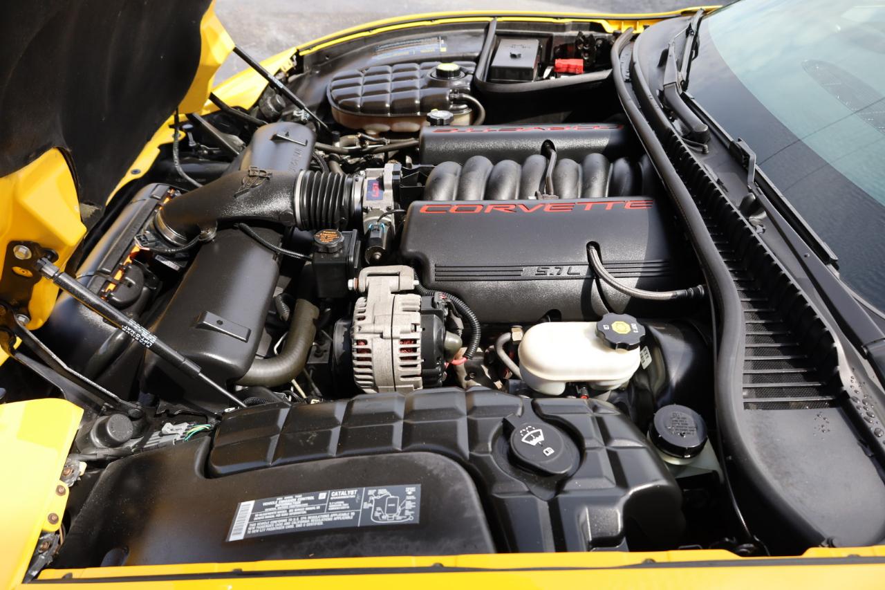 Chevrolet Corvette 2dr Cpe 2004