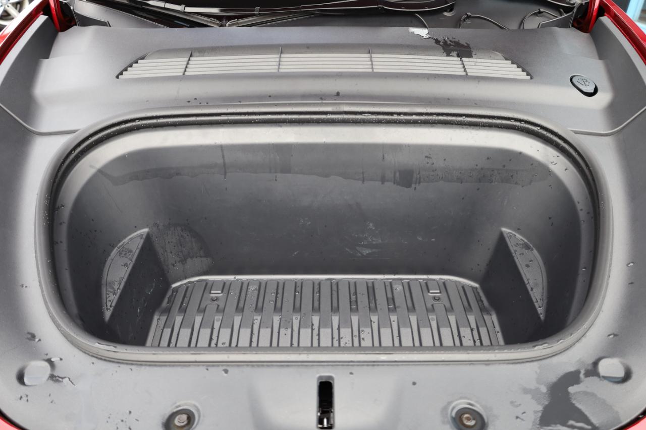 Tesla Model Y Long Range AWD 2024