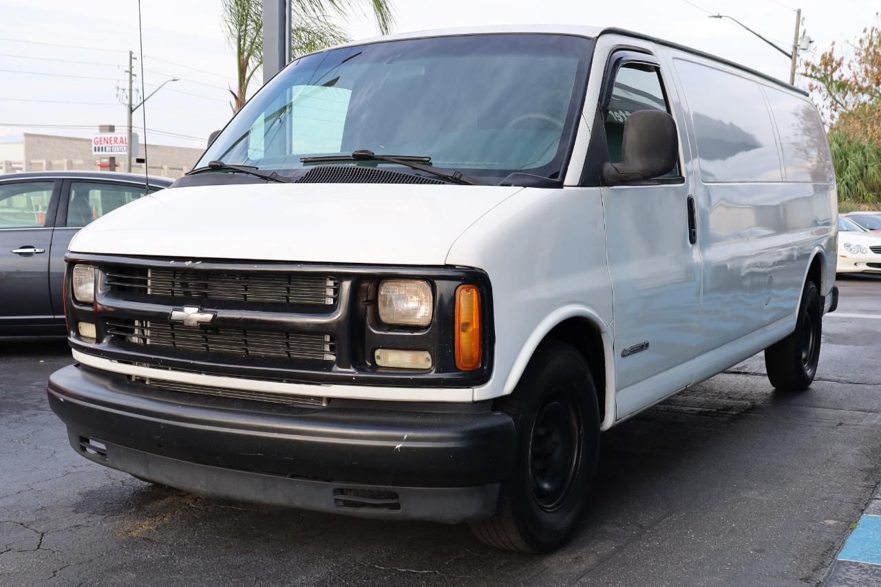 Chevrolet Express Cargo Van 2500 155" WB 2000
