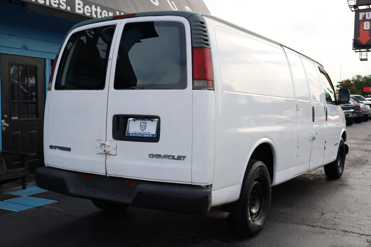 Chevrolet Express Cargo Van 2500 155" WB 2000