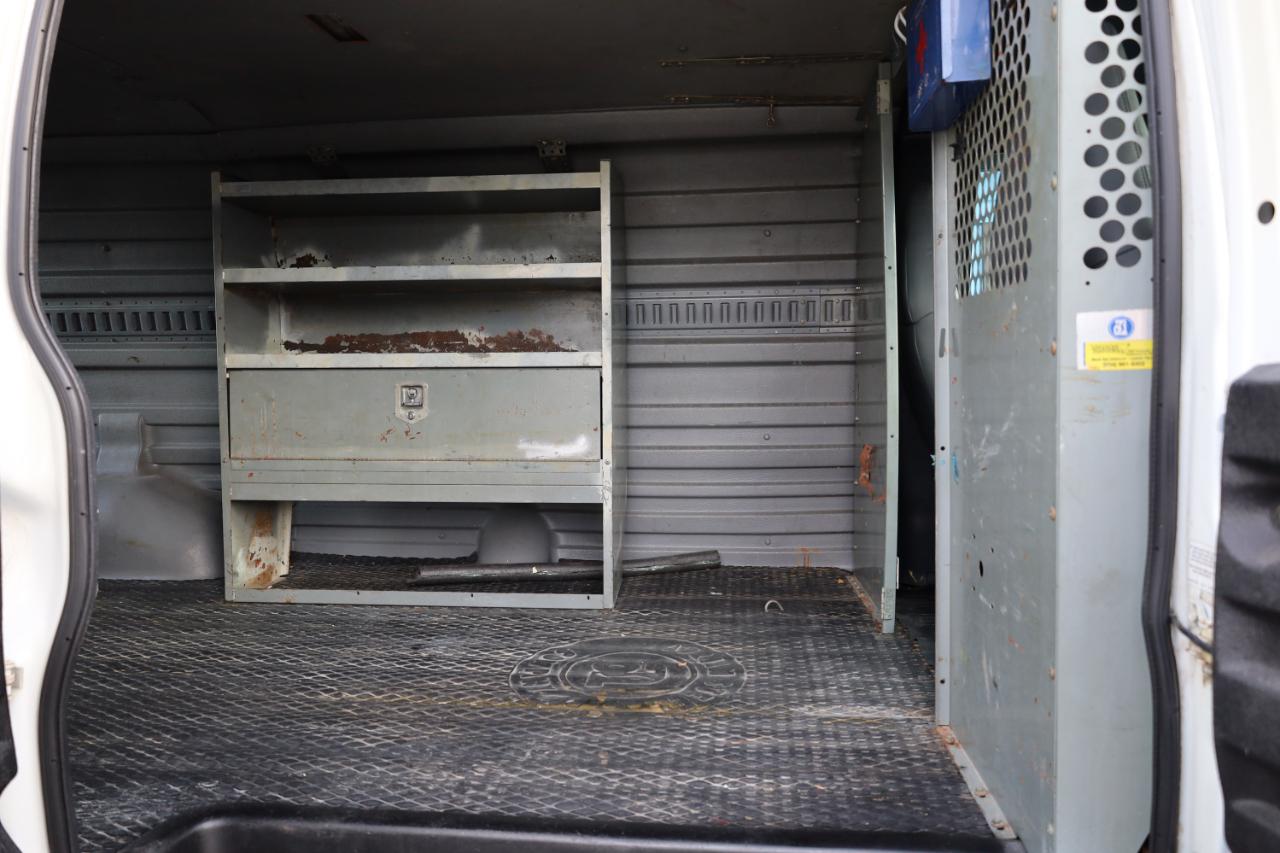 Chevrolet Express Cargo Van 2500 155" WB 2000