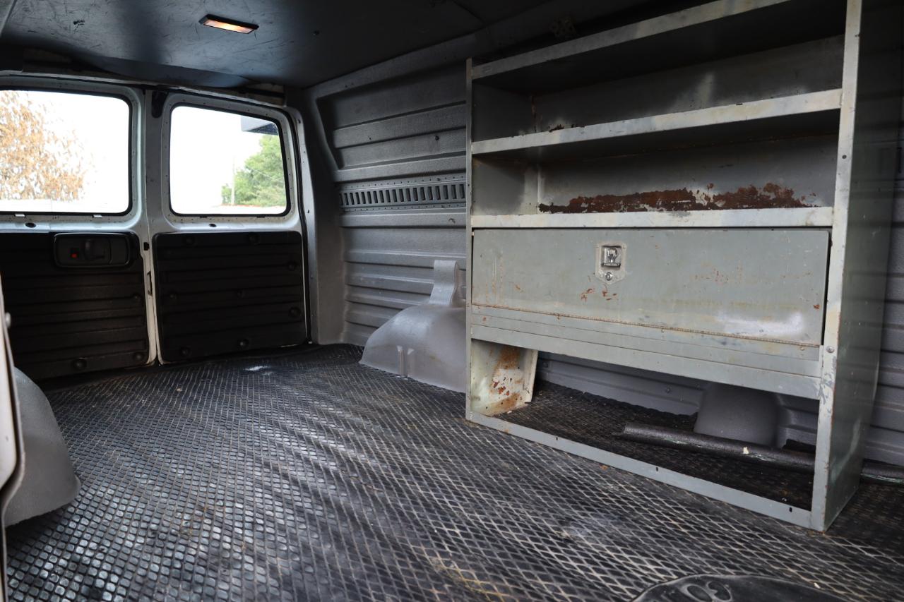Chevrolet Express Cargo Van 2500 155" WB 2000