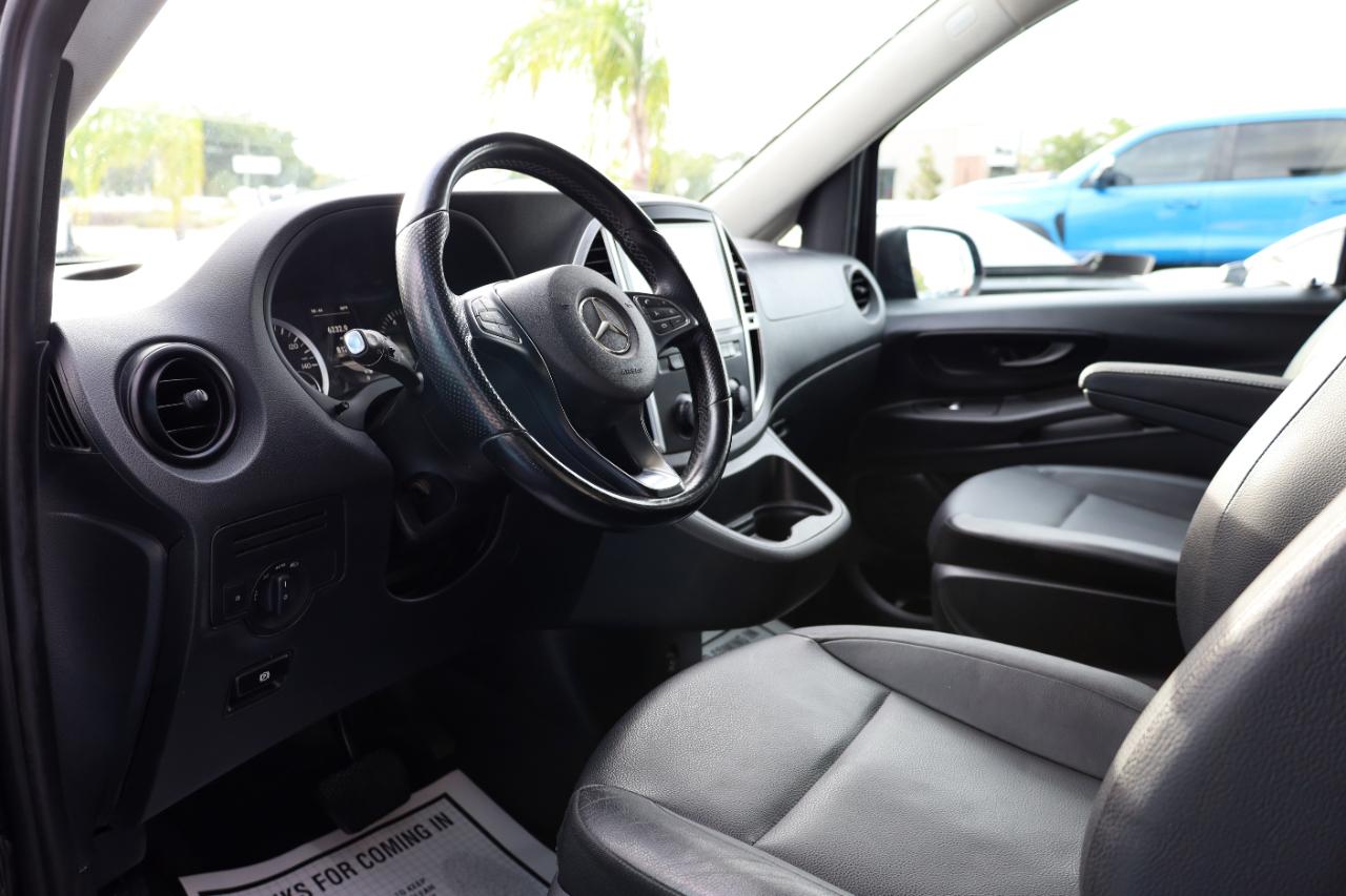 Mercedes-Benz Metris Passenger Van Standard Roof 126" Wheelbase 2019