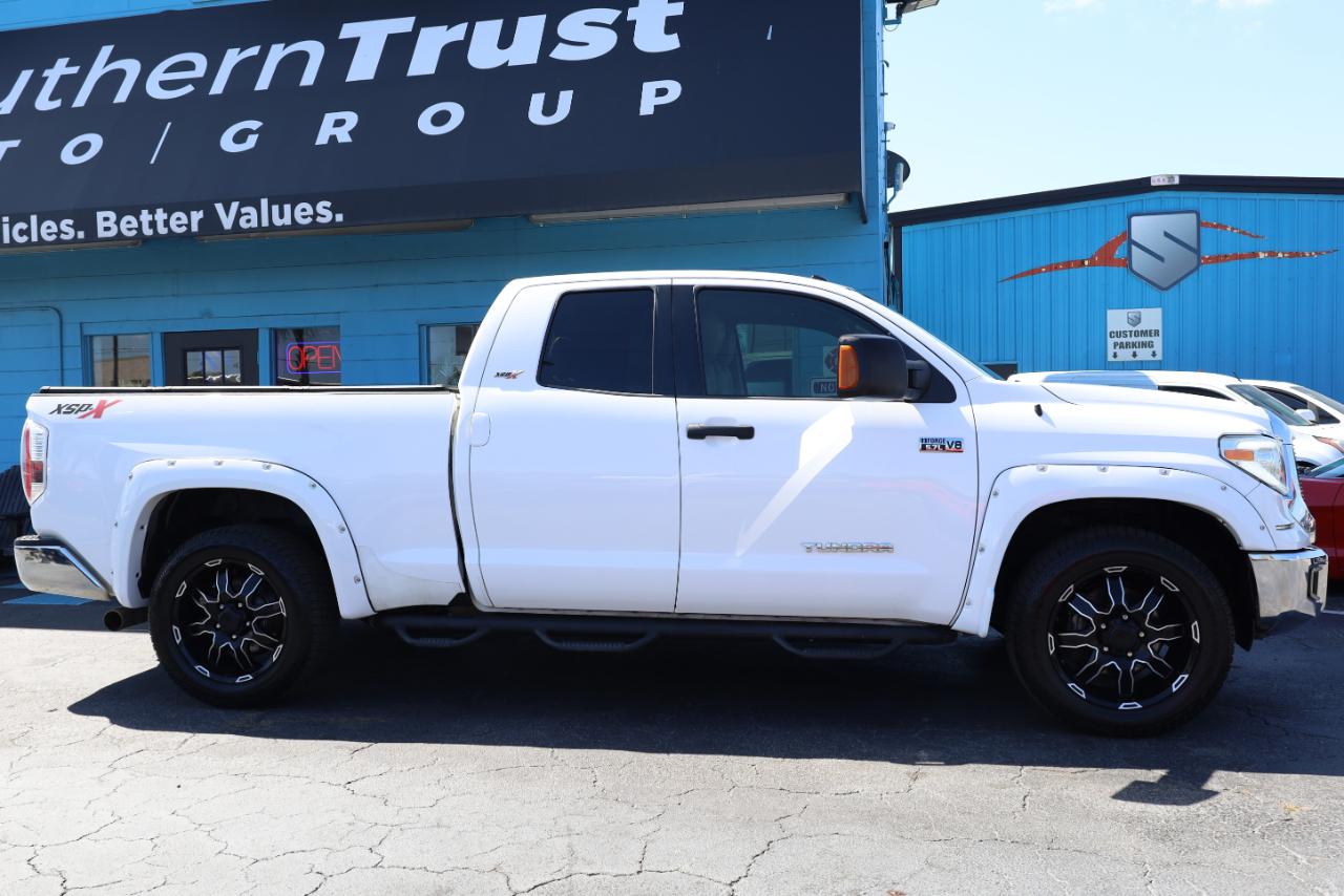 Toyota Tundra 4WD Truck Double Cab 5.7L FFV V8 6-Spd AT SR5 (Natl) 2015