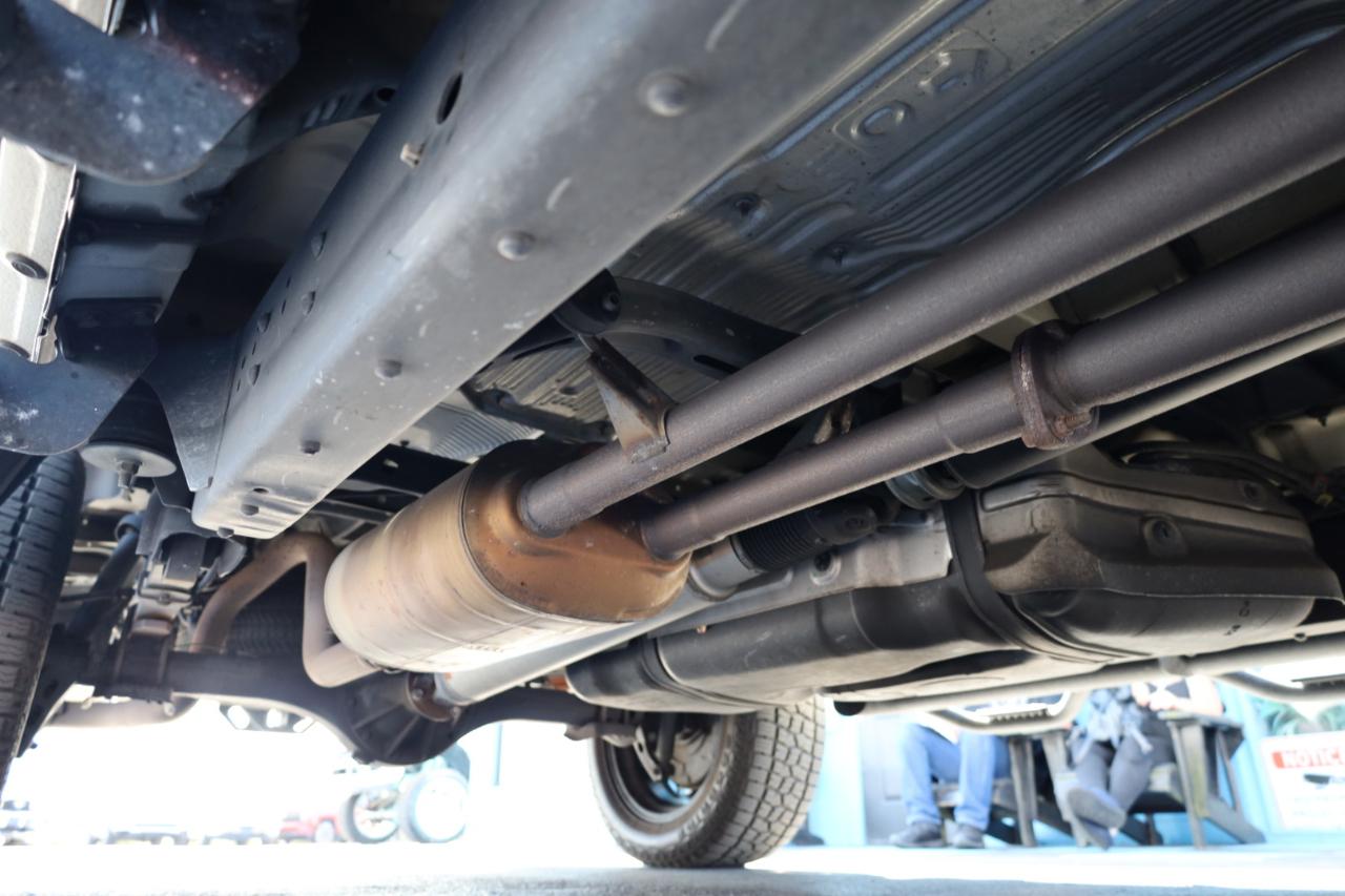 Toyota Tundra 4WD Truck Double Cab 5.7L FFV V8 6-Spd AT SR5 (Natl) 2015